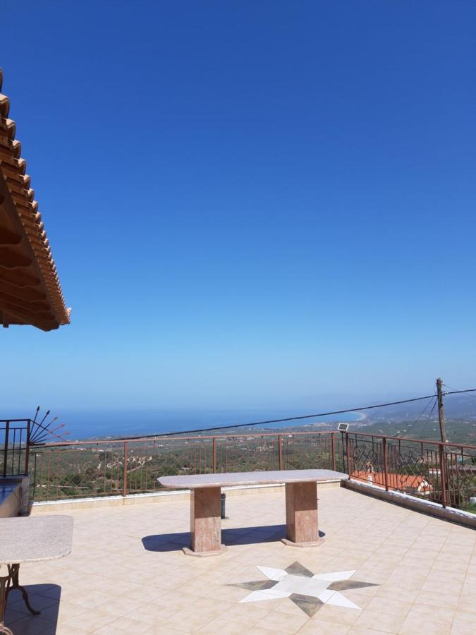 -Tsiakos Apartment- In Vryses Kyparissia Exterior foto